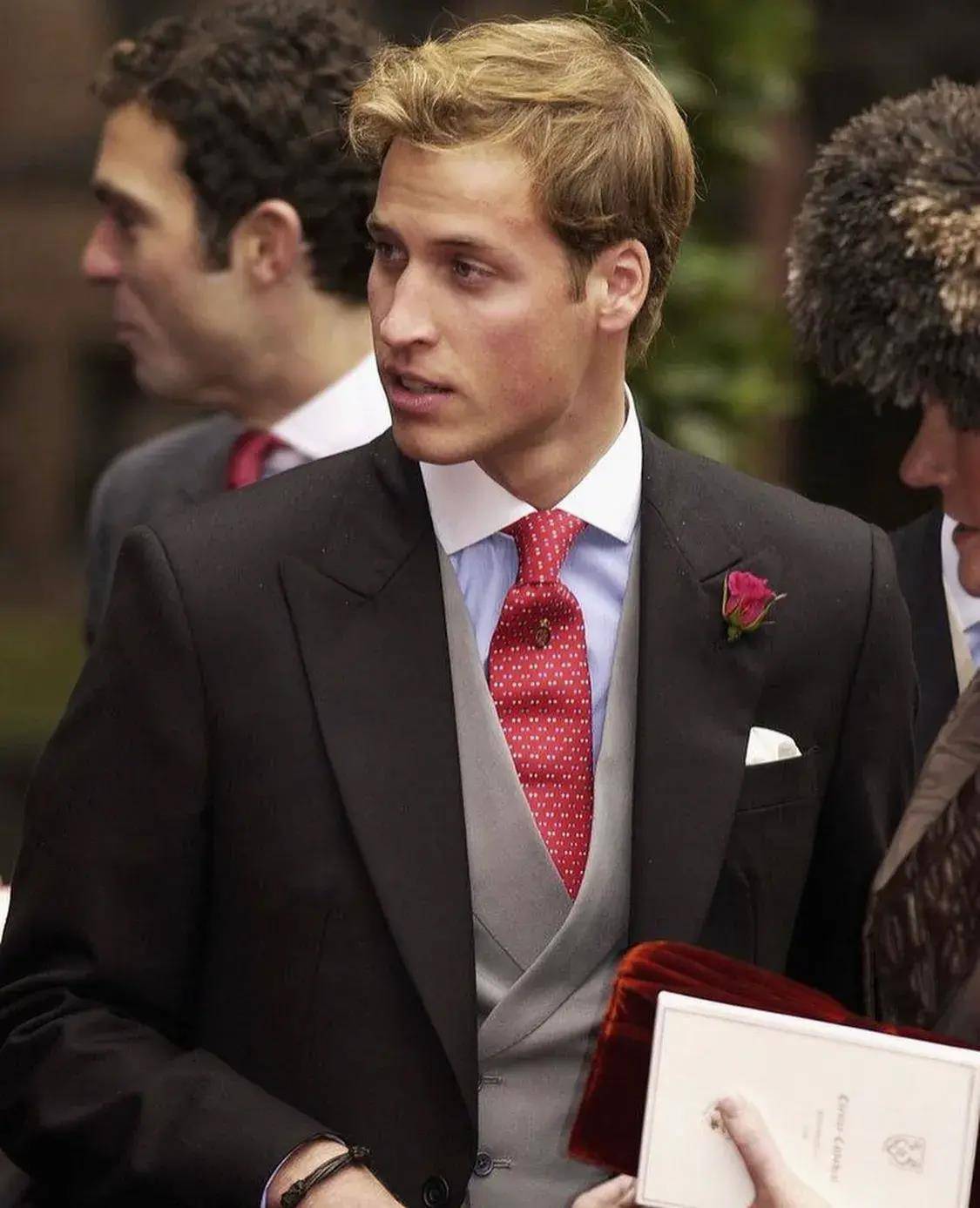 威廉绯闻情人超前卫:穿时尚见首相,19岁恋42岁侯爵挺大肚结婚_罗斯·