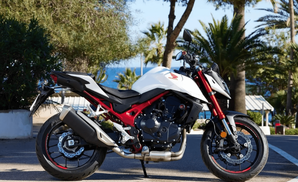 本田cb750 honda hornet即将上市,售价55000元_搜狐汽车_搜狐网