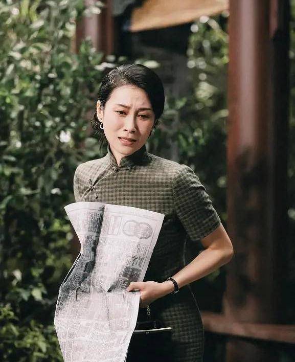 《错爱一生》温峥嵘戏外嫁给初恋男友20余年已婚生子,家庭幸福_黄磊