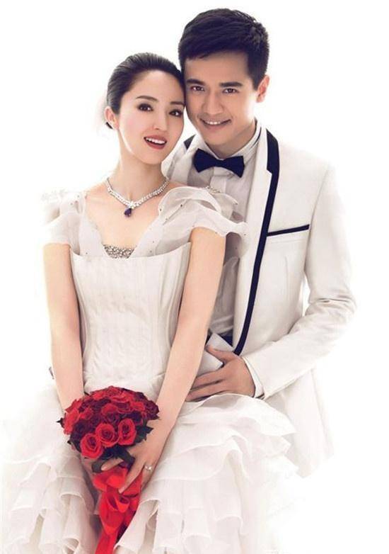 出售二手奢侈品,穿变形的鞋子标价近4千遭吐槽_高云翔_网友_财产