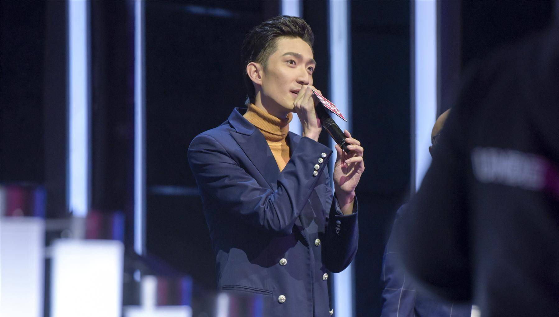 《非诚勿扰》"飞镖男孩"登场 孟非:"照顾"不应成为恋人之间的刚性诉求