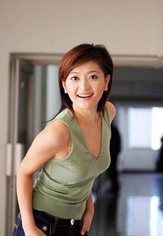 财经一姐谢颖颖,颜值依旧,完全看不出年龄,果然是岁月的宠儿_福建省