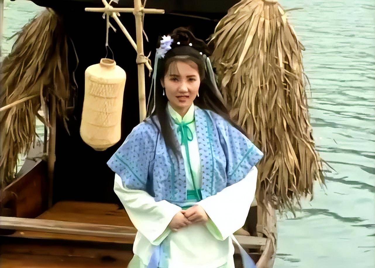 赵静仪1989年参加亚洲小姐,获得季军