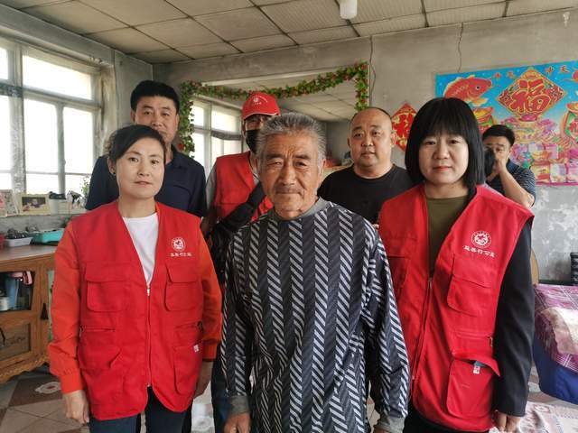 河北省秦皇岛市青龙县益善行公益服务中心:暖阳社工 适老改造_电饭锅