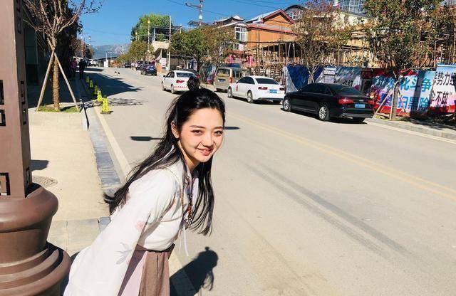 《快乐星球》冰柠檬14年后样貌大变,a4腰大长腿撞脸景甜_张兆艺_生活