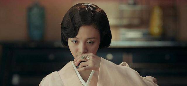 《烈火军校》在爱情中穿插一段背景,效果果然不同_剧情_观众_作品