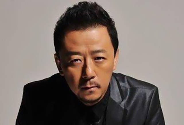《疯狂的石头》郭涛:"装"了多年好丈夫,却因新书"翻车"了_女性_网友