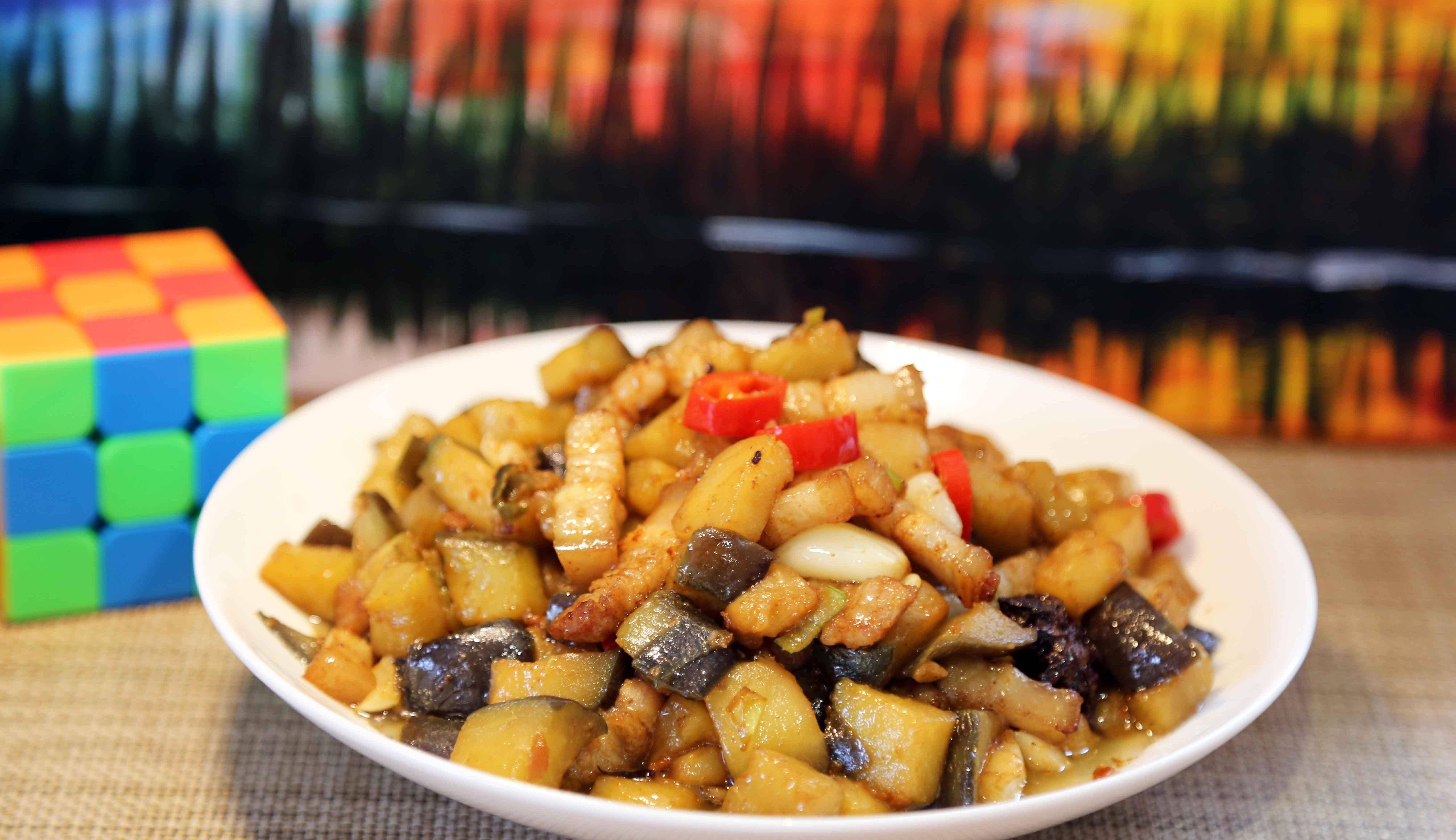 滋味十足,香醇下饭,我是五花肉酱烧茄丁_茄子_油脂_味道