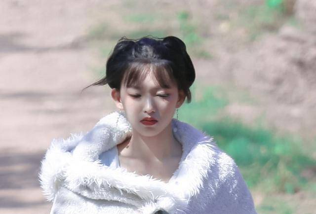 《卿卿我心》路透照,程潇古装造型美到惊艳,像极了优雅高贵公主_服装
