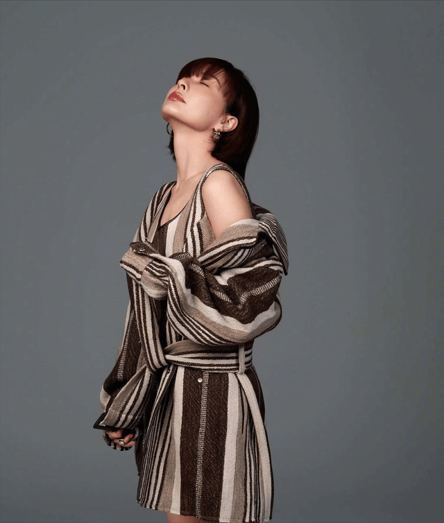 40岁吴昕剪了短发,拍摄杂志大片,体重比去年瘦了很多_状态_大本营