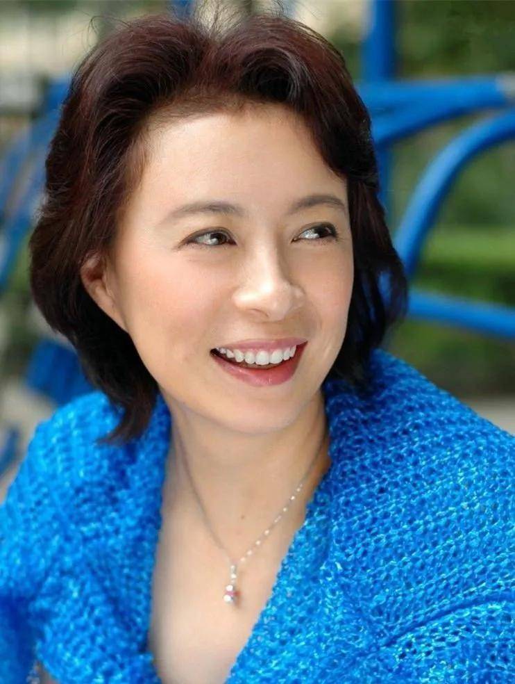 演员刘佳:18岁一炮而红,巅峰时息影10年,戏外被丈夫宠成宝_爸爸_父亲