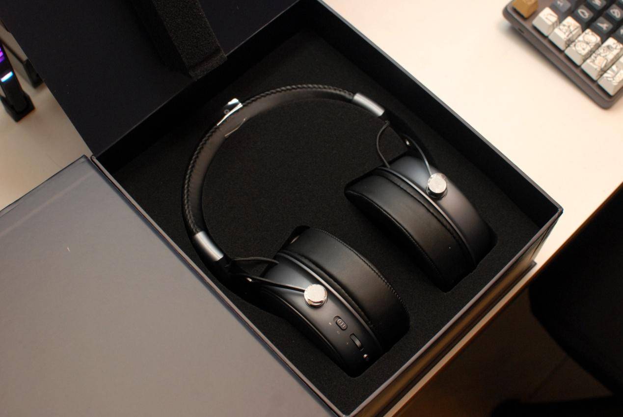 游戏耳机选什么,双音腔RGB雷柏VH800游戏耳机,给你制霸的理由