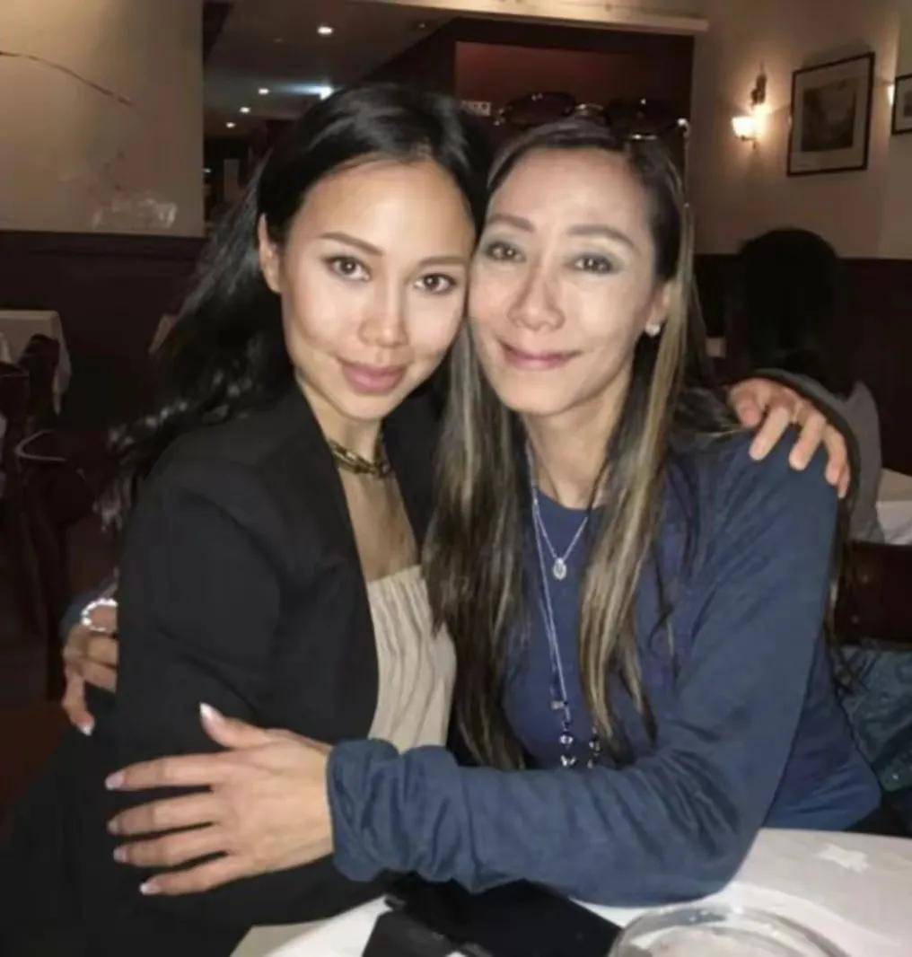 张天爱有远见,成全邢李原林青霞幸福,不养女儿邢嘉倩也跟妈妈亲_婚姻