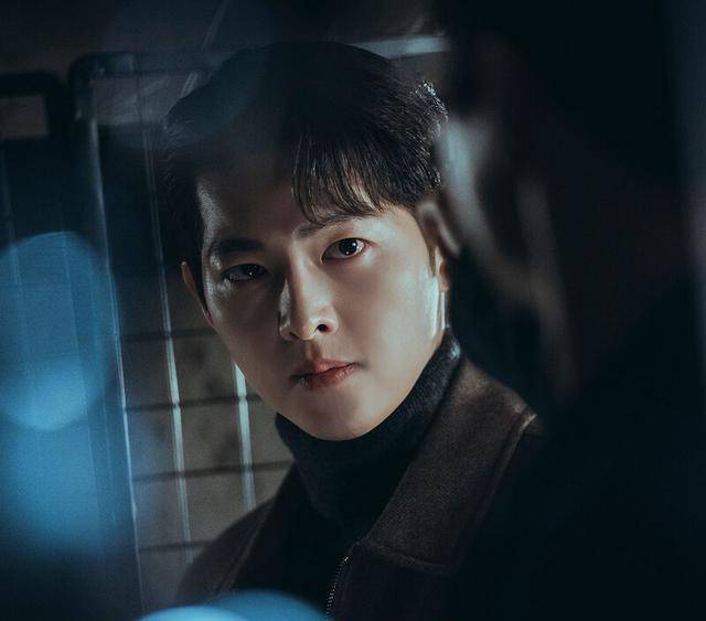 《文森佐》宋仲基与母亲拍遗照,入后悔炼狱,演技入围实至名归_车瑛