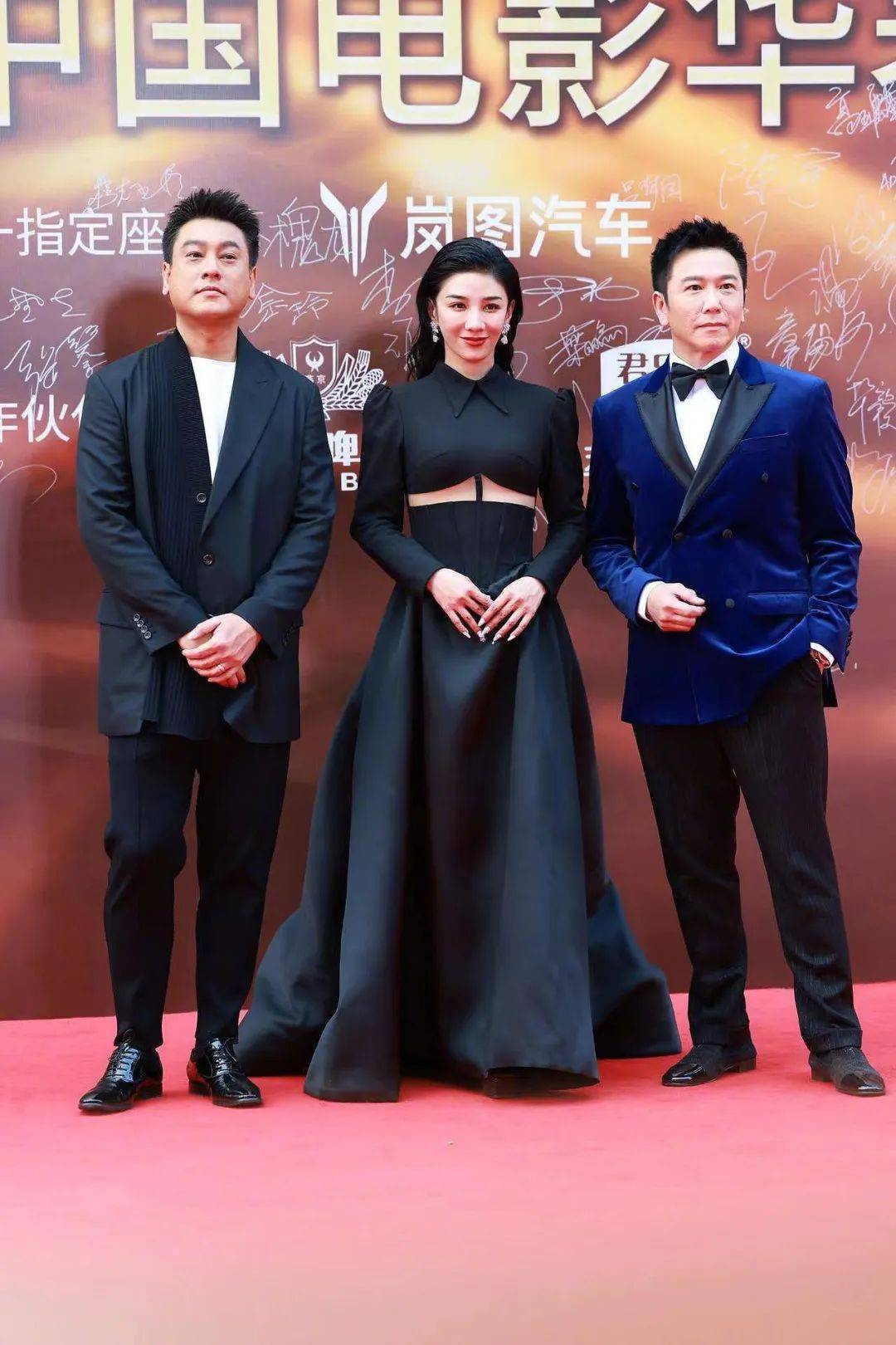 华表奖红毯:章子怡满分贵气,袁泉气质好独特,被刘德华帅到了_状态