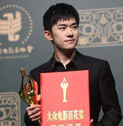 周冬雨与易烊千玺让多少人嫉妒眼红?_中国_电影_影片