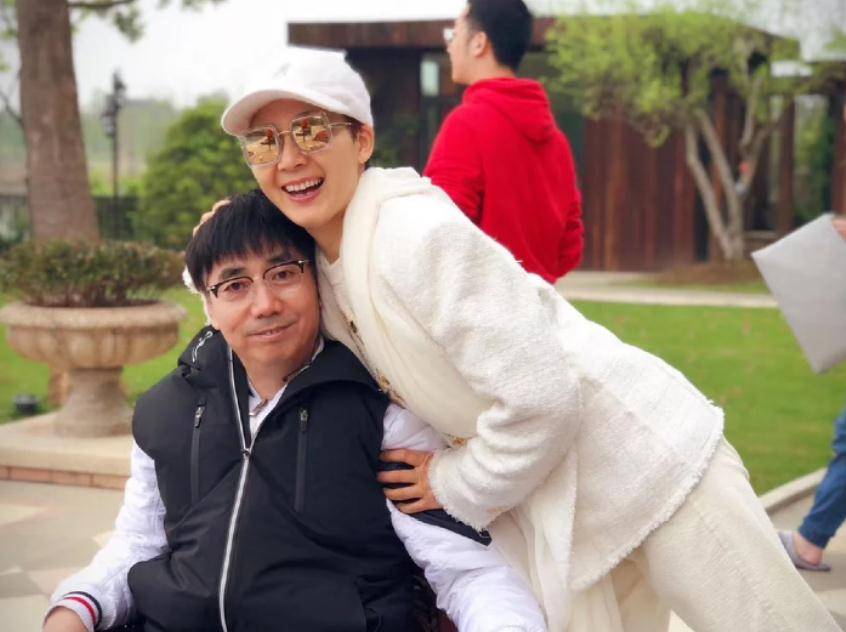 但没想到懂事的韩冷说道:"你和我妈妈在一起,我叫你叔叔人家怎么看我