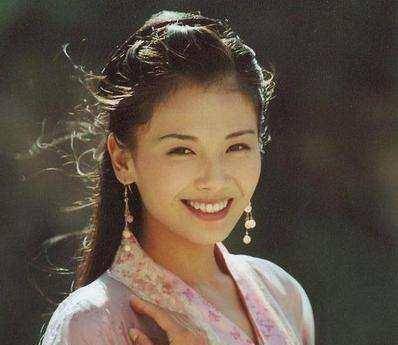 《天龙八部》五美陈好成中戏考官,她走向国际,刘涛蒋欣却_刘亦菲_钟灵