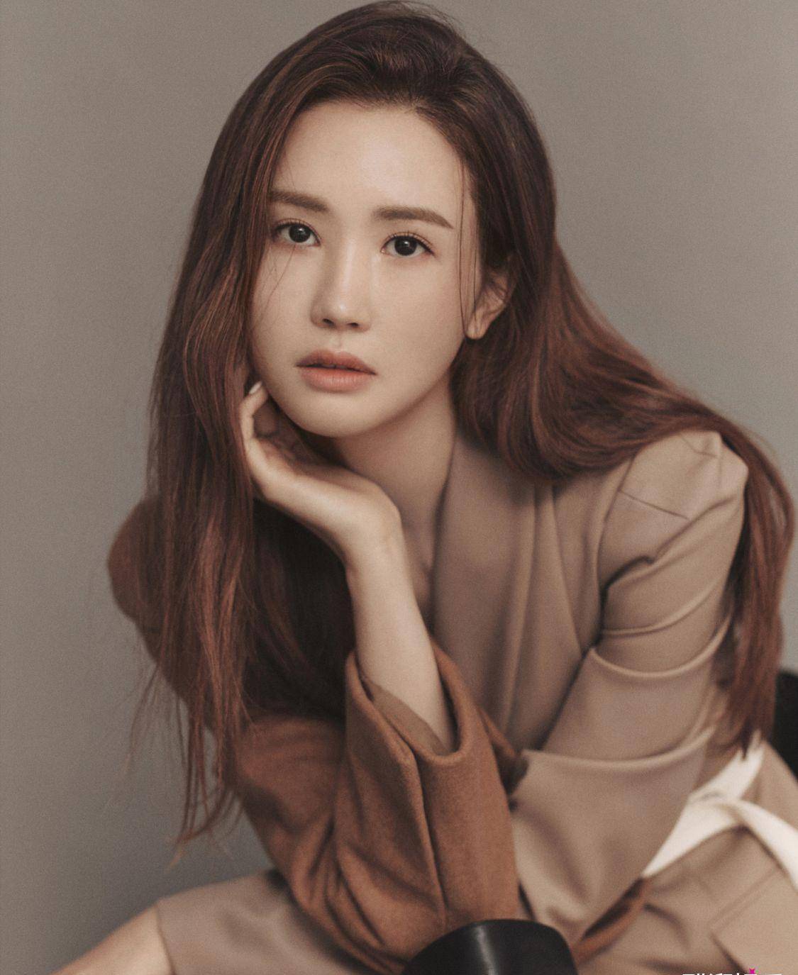 不过,近些年因为内地本土明星飞速成长,再加上李多海年龄渐大,以及