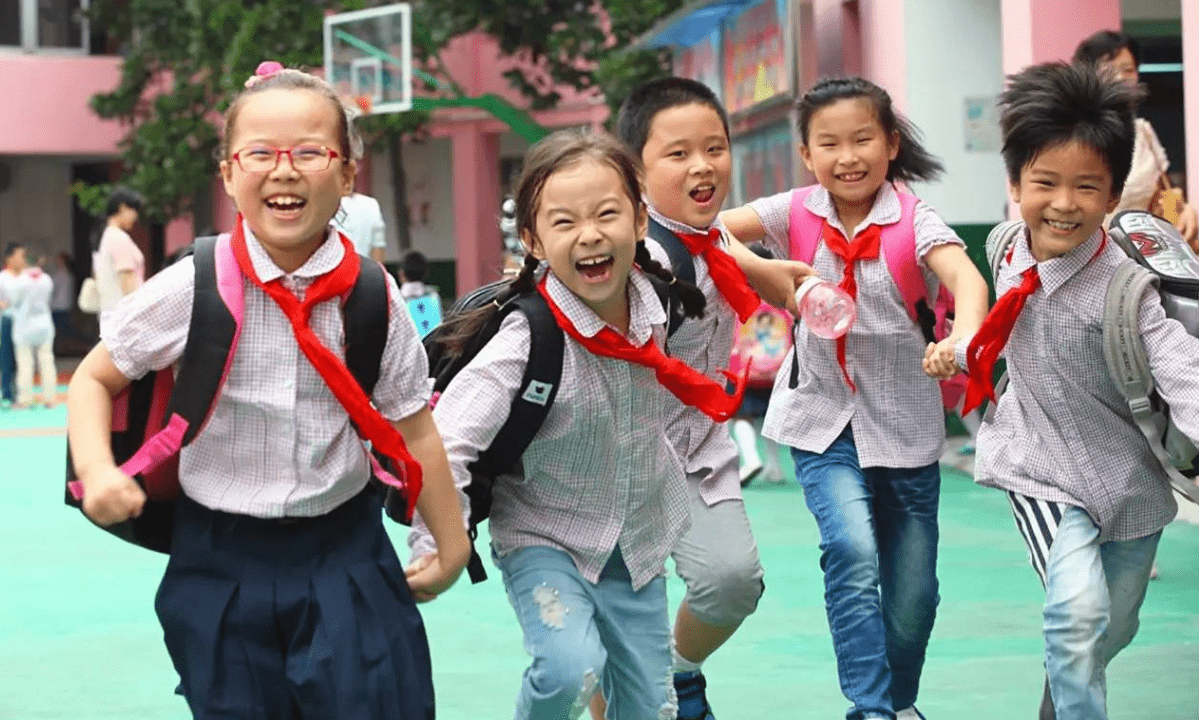 今年或成＂最难入学年＂？小学迎来二胎入学潮,多地发布学位预警