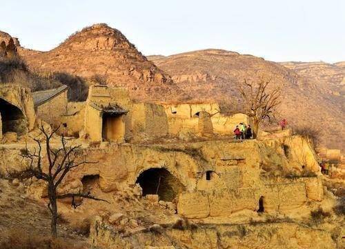 《黄土地》取材于何文?《城南旧事》体现怎样追求?_影片_生活_顾青