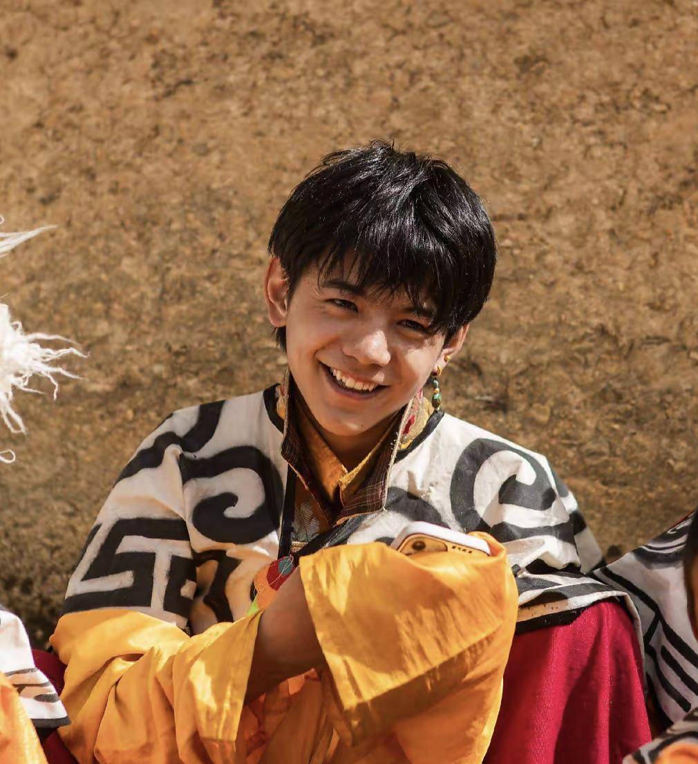 刘烨儿子诺一撞脸丁真,7年后《爸爸3》中的小男孩,变成少年了_安娜