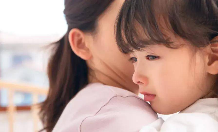 谢娜怀二胎后罕见亮相:一胎就是两个女儿,你凭什么还敢生二胎?