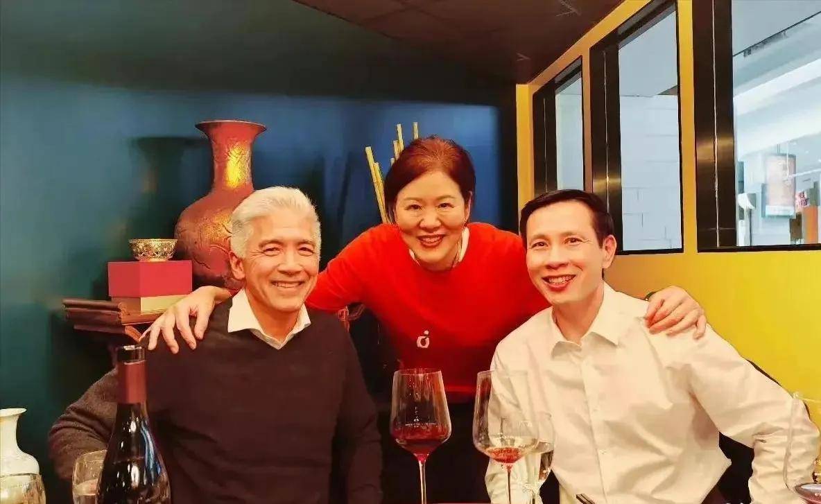 只因他很会秀恩爱,给郎平十个冠军也不换_王育成_排球_不知道