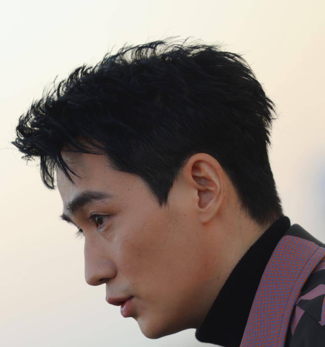 王鹤棣的歪嘴,朱一龙的法令纹,男星生图也一起_龚俊_高清_刘耀文