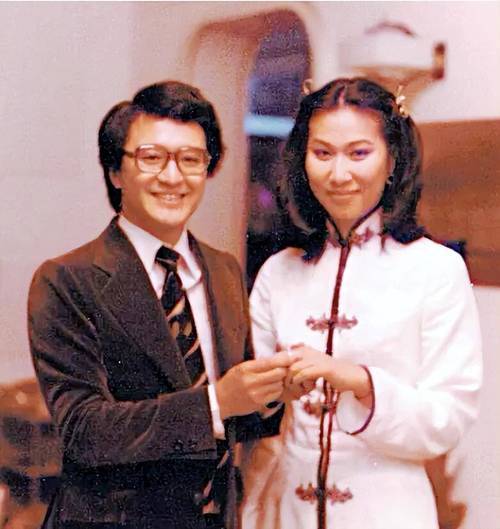 她是"民歌皇后"奚秀兰,曾红过邓丽君,丈夫为了娶她被赶出豪门_谢嘉亮