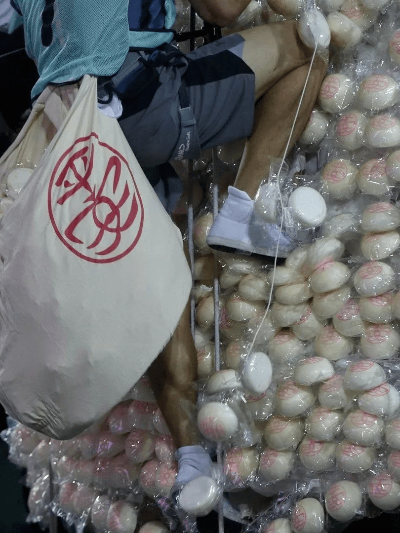 🙏🏻平安包在围观抢包山之前,必须先打卡了平安包,毕竟这是全香港