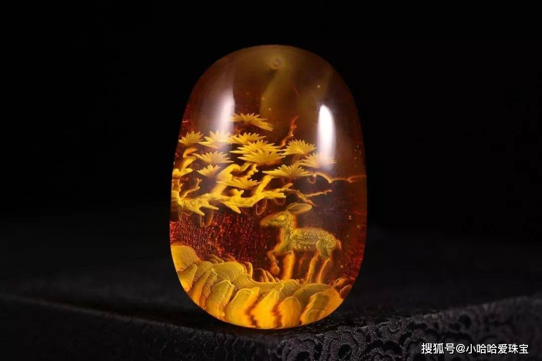 废料雕出百万效果的阴雕琥珀,到底有多神奇?_雕刻_进行_图案