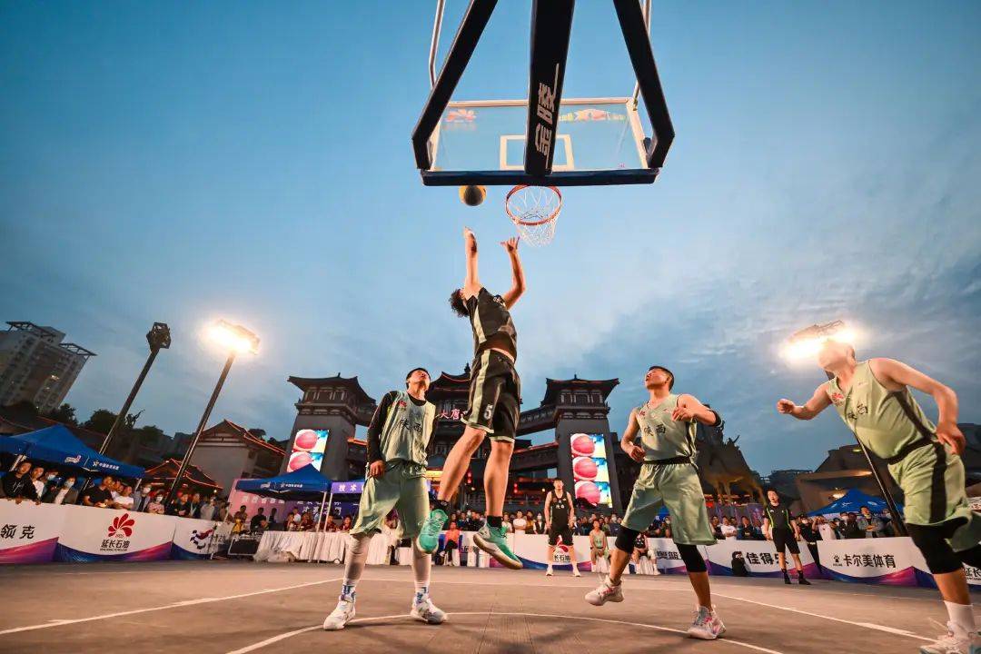 陕西省首届"延长石油杯"三人篮球联赛燃爆大唐西市,俱乐部组比赛今天