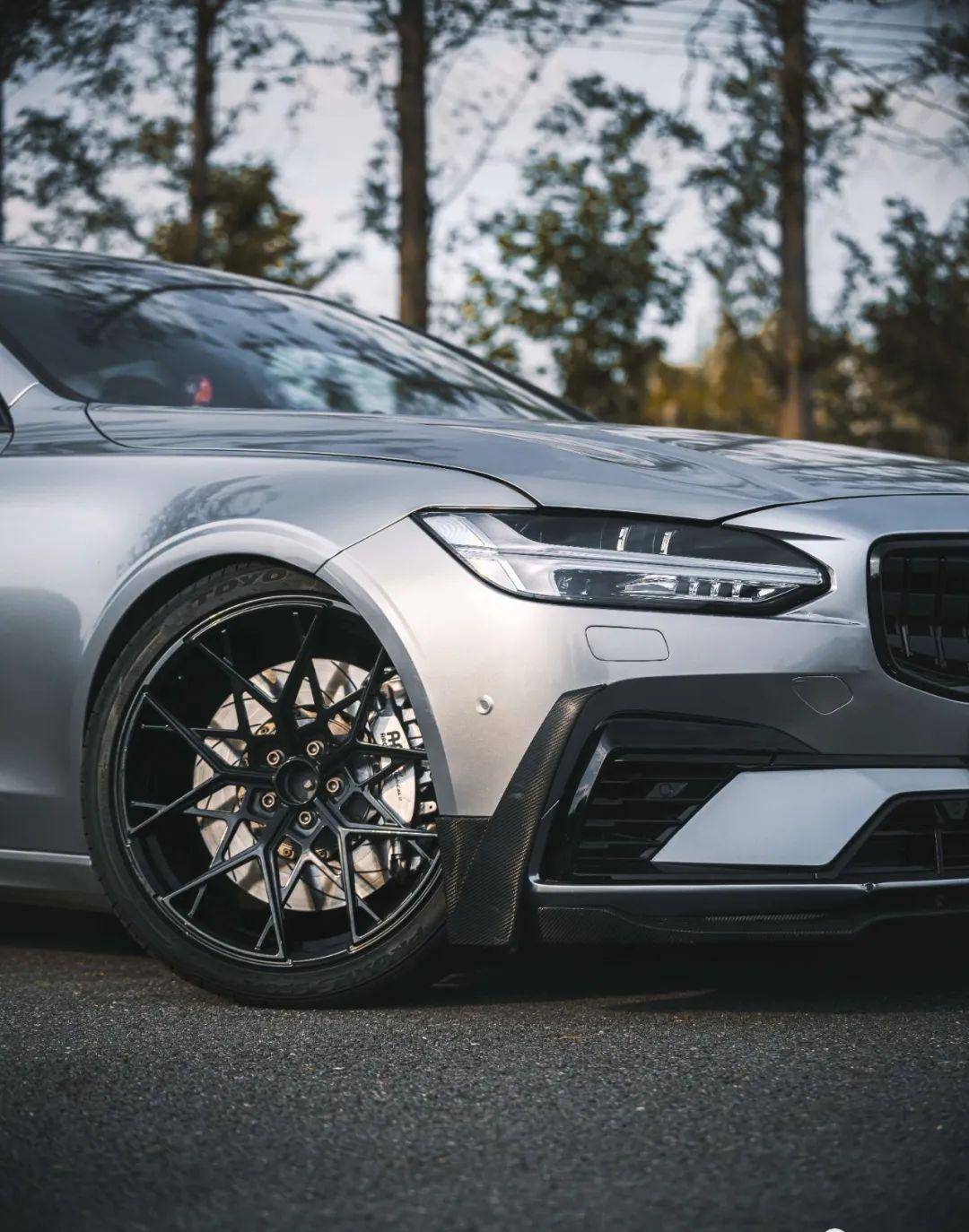 给人印象安全,端庄的沃尔沃s90,与改装会擦出怎样的火花?