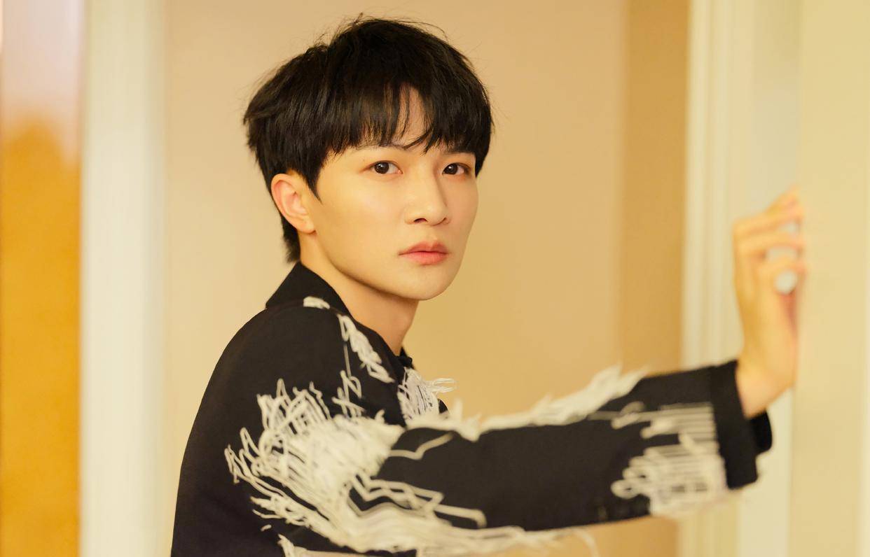 我从没想过自己会当歌手!奔跑吧周深母校演讲,永远别怀疑自己!