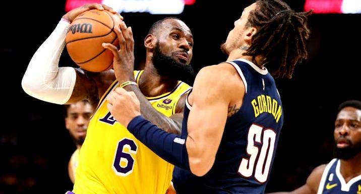 号裁判markdavis,另外两位为58号裁判joshdevine和23号裁判treymaddox