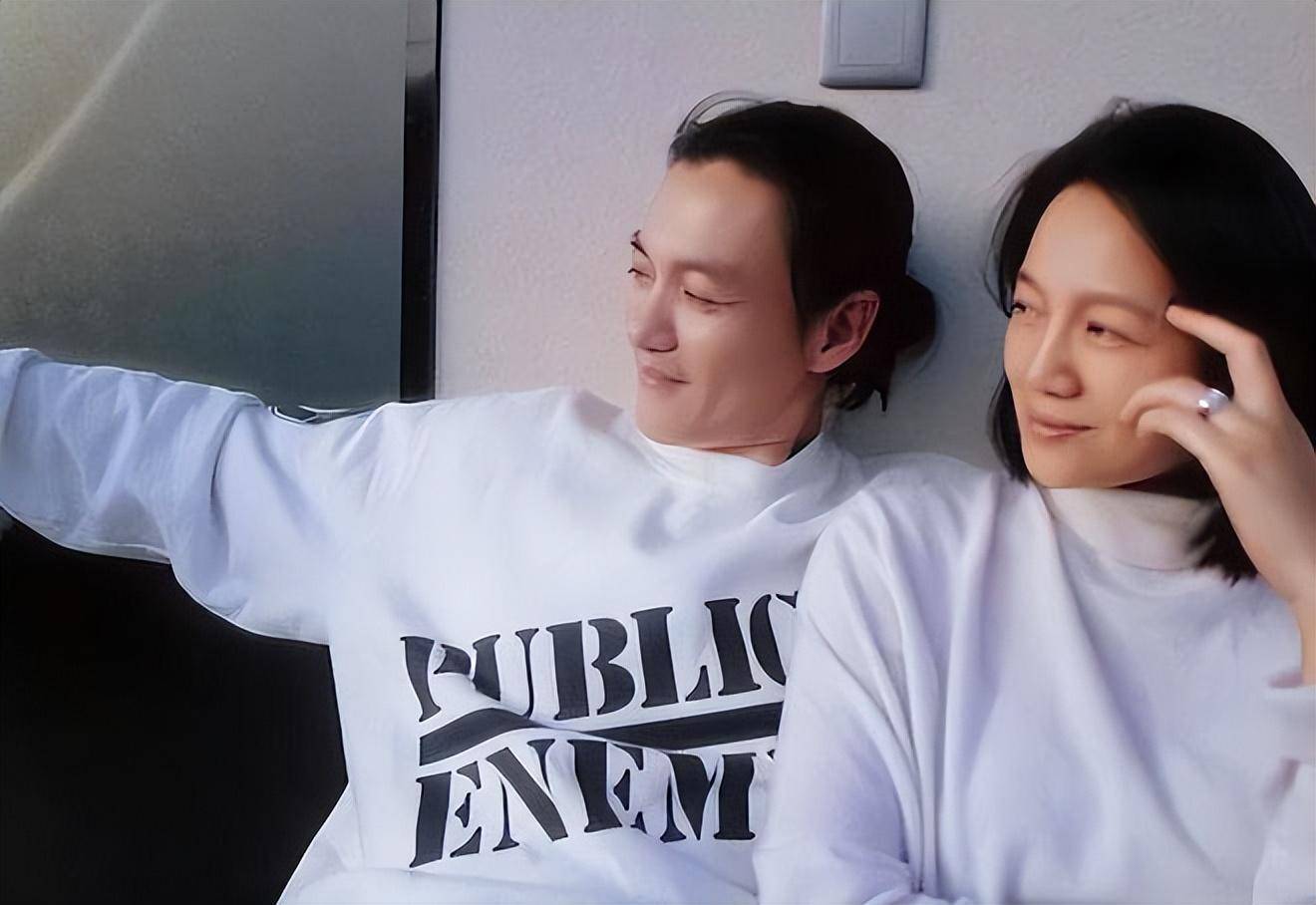 朱丹晒家人出游照,周一围负责掌镜拍各种美照,一家四口甜翻众人_老公