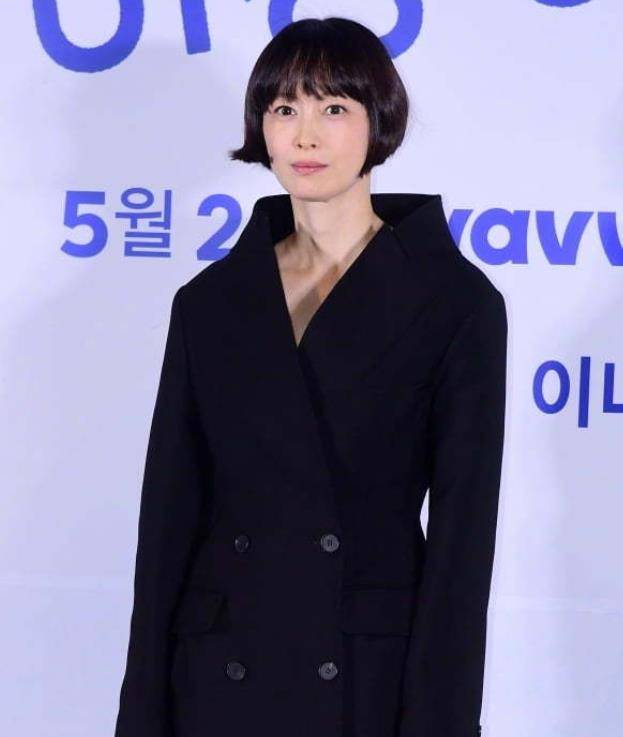 李奈映出席发布会状态佳 新剧化身语文老师 与元彬结婚超低调_作品