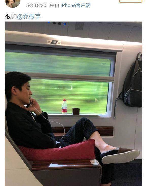 40岁侧脸堪比返老还童的刘德华,22岁搭戏洪金宝,可至今未能大红