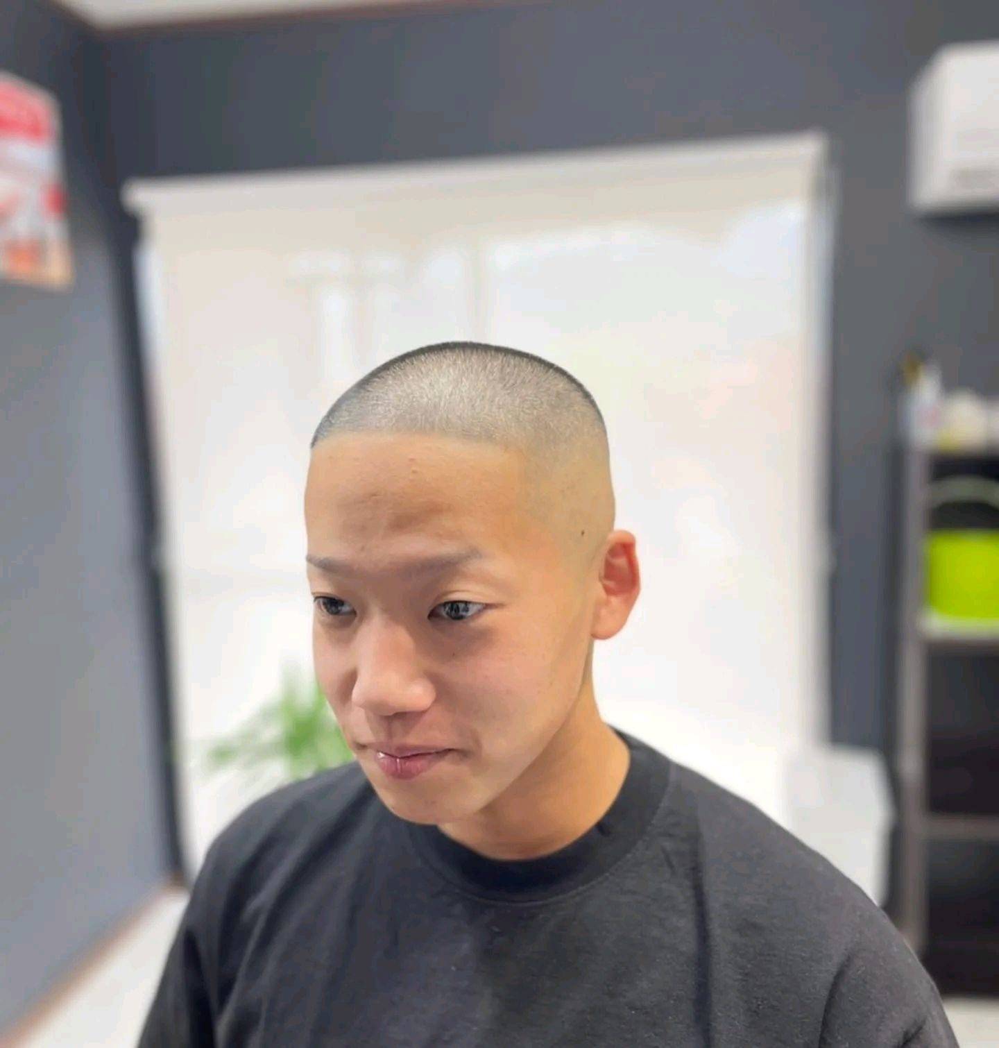 别剪锅盖头了这才是当下最火的男士发型周边光潮流发色很百变
