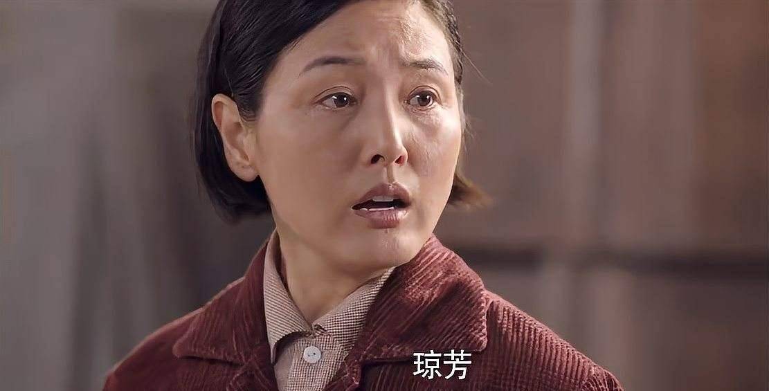 但是在去年播出的她主演的電視劇《媽媽在等你》之中,她的面孔變得