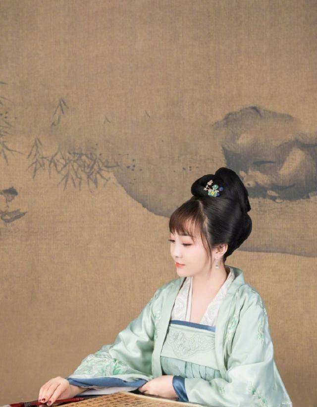 同一年,参与中央电视台《开学第一课——潜能》,与林浩歌唱《我和你》