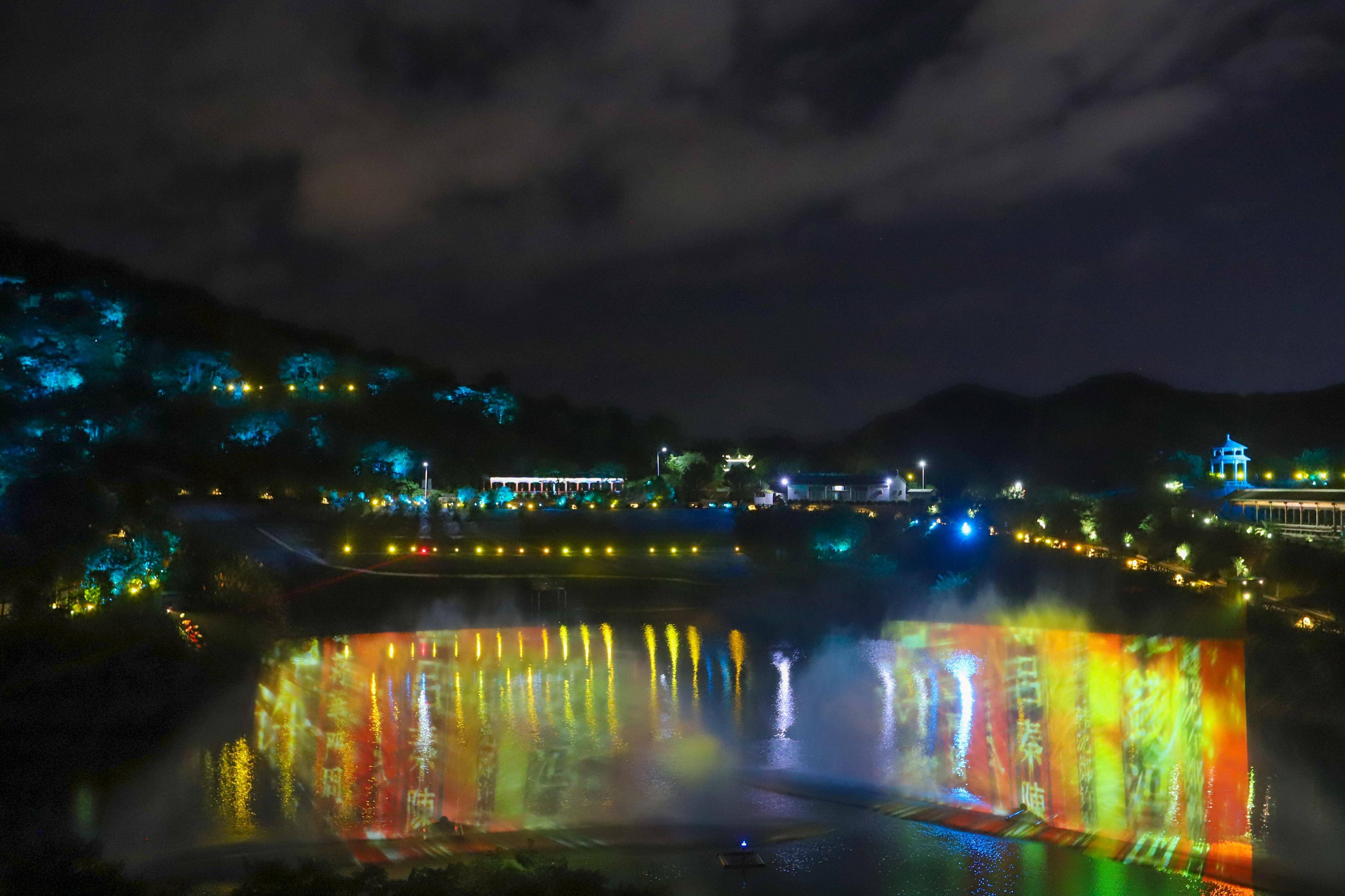 普寧這家農業公園,夜晚看流光溢彩的燈展,燈光秀動感十足_利泰_旅遊