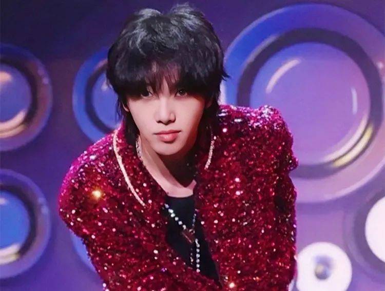 华晨宇第六季《王牌对王牌》舞台歌曲大盘点,这就是歌王的实力_表演