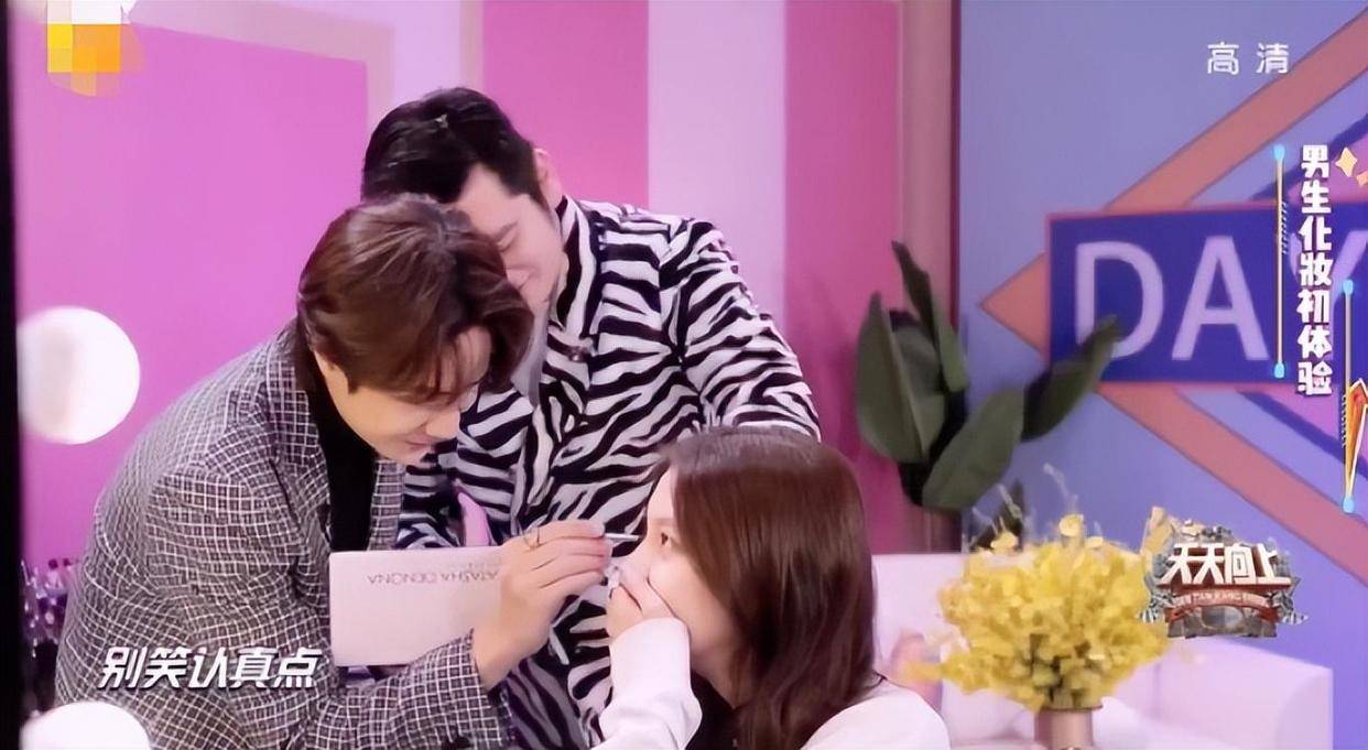 玩剧组夫妻当小三,与三位男顶流发生过关系_宋妍霏_女明星_当红