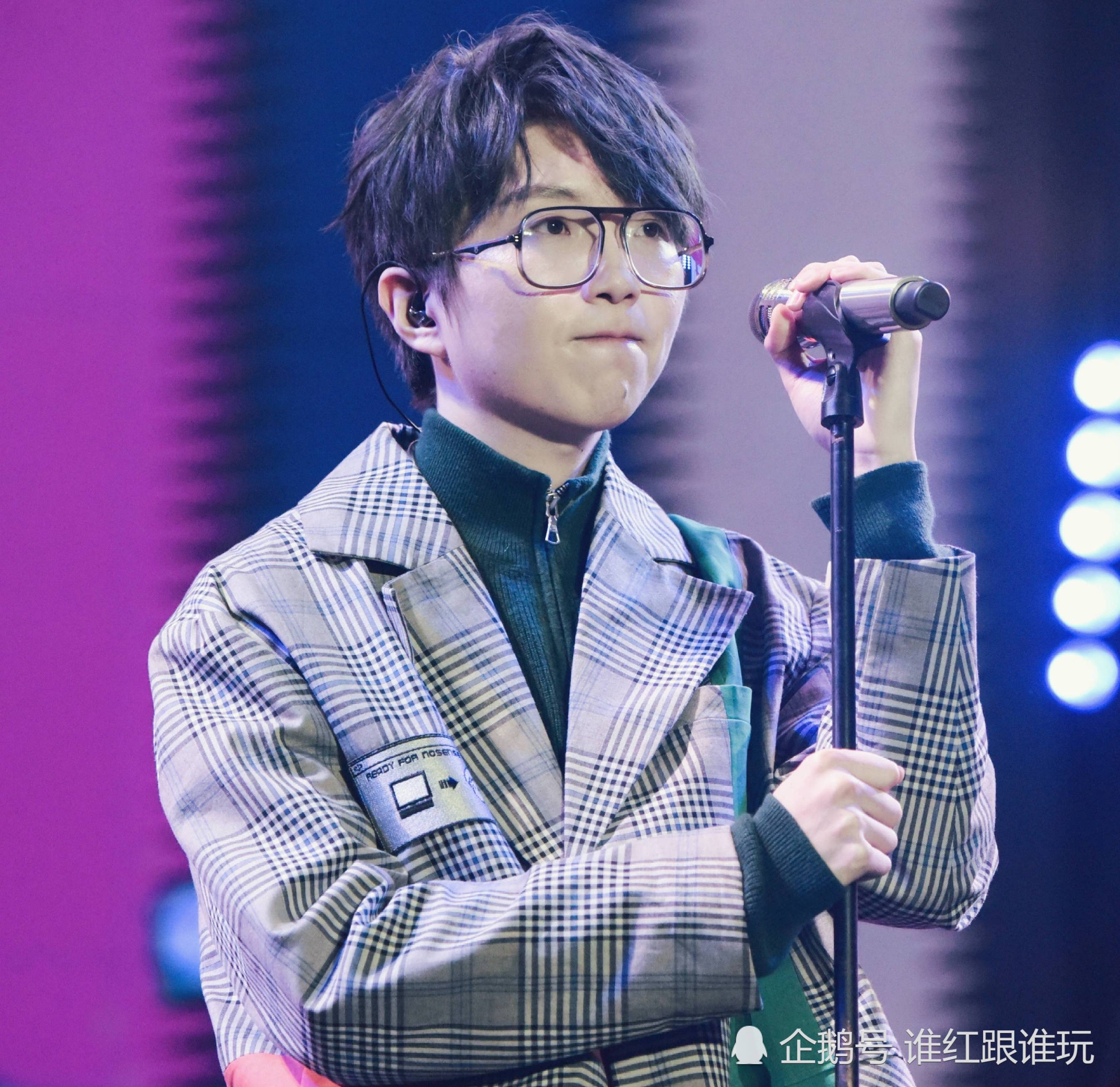 和黄子韬的超辣互怼,再加毛不易语录,他比春晚小品更好笑_观众_东西