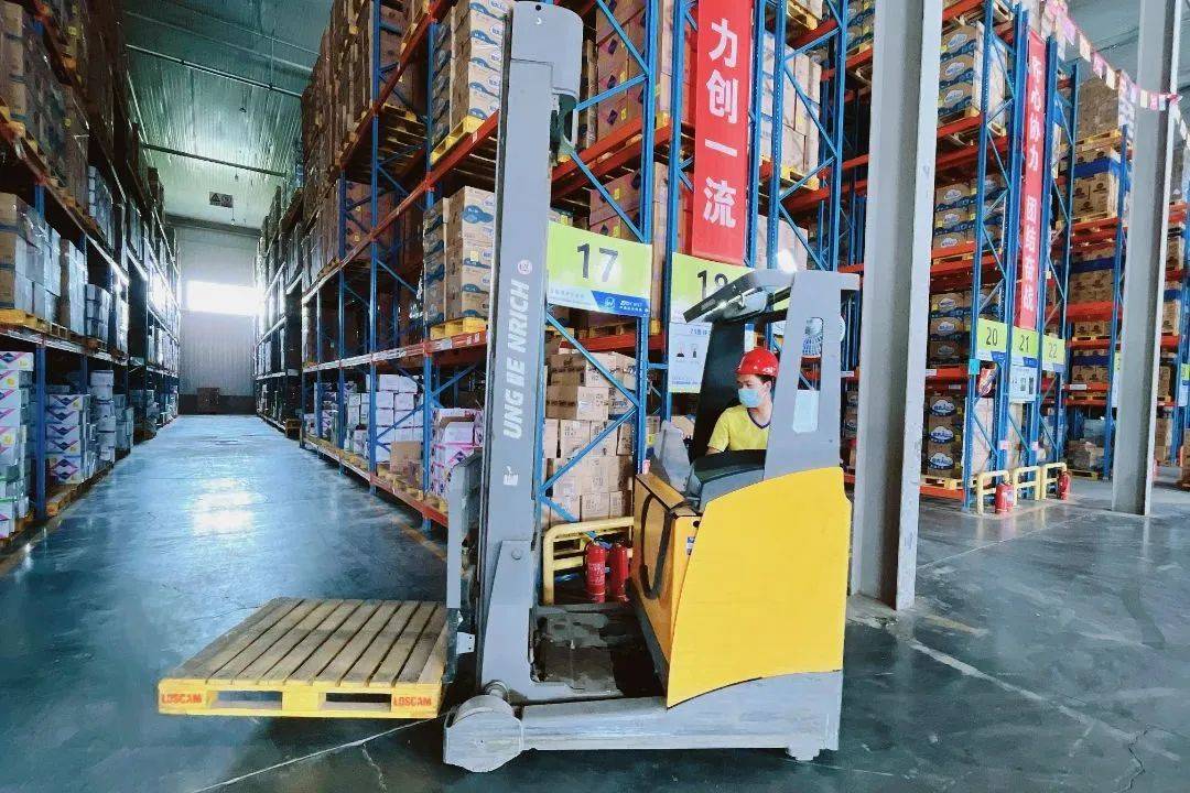 中通云仓科技荣获维达集团"最佳合作伙伴"奖_物流_门店_进行