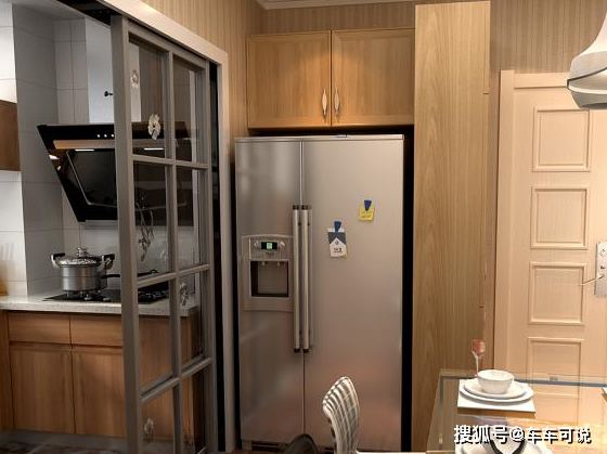 半开放式厨房玻璃隔断设计 是你要的那种"隔而不断"_空间_采光_影响