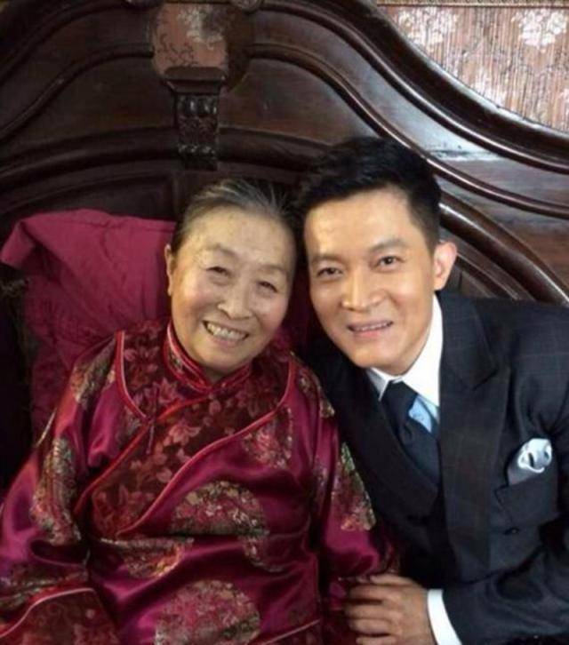 83岁丑娘张少华病愈出院,暖心为儿子释疑,说他是孝顺父母的好人_住院