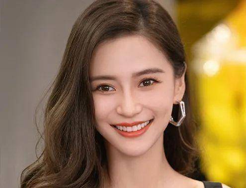 angelababy19岁的混血嫩模妆放到现在是什么水平?咋都在模仿她?